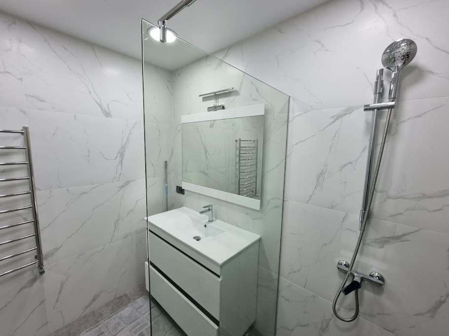 Grand Excelent New Ultra Central Apartments Chişinau Exteriör bild