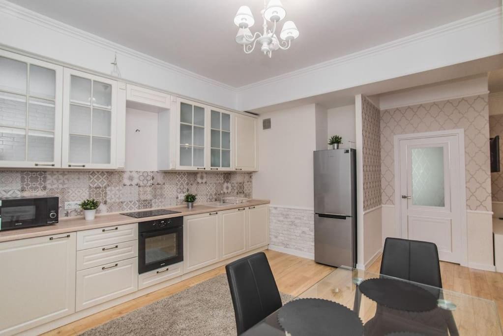 Grand Excelent New Ultra Central Apartments Chişinau Exteriör bild