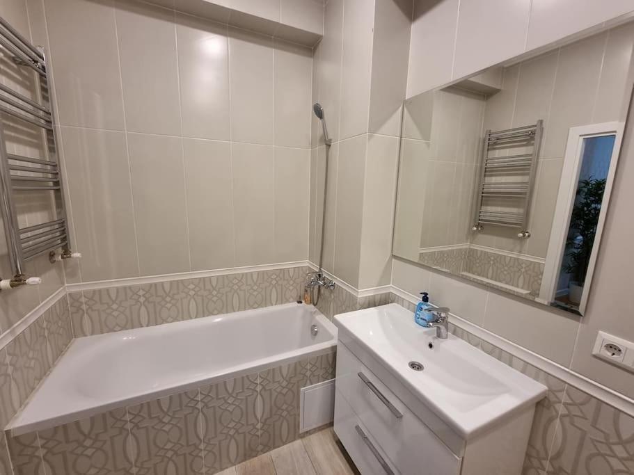 Grand Excelent New Ultra Central Apartments Chişinau Exteriör bild