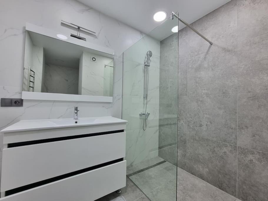 Grand Excelent New Ultra Central Apartments Chişinau Exteriör bild